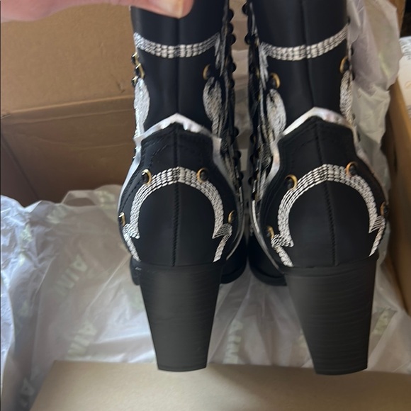 MIA Black Boots with White Embroidery - Picture 4 of 12
